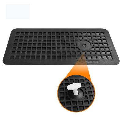 non-slip rubber-soled golf mat